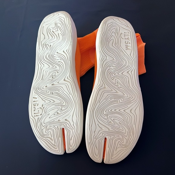 iLYSM tabi shoes - Picture 3 of 4